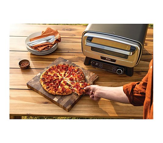 Outlet Ninja Artisan Pizza Oven with Cover MO201UK